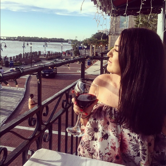 Meet your Posher, Emily - Picture 1 of 1